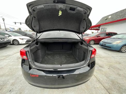 Used 2016 Chevrolet Impala LT w/ Leather Package FWD image 6