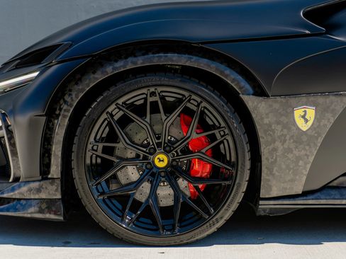 Used 2025 Ferrari Purosangue AWD/4WD image 18