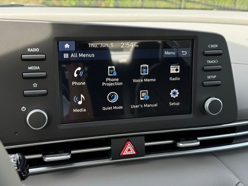 Certified 2025 Hyundai Elantra Sport image 24