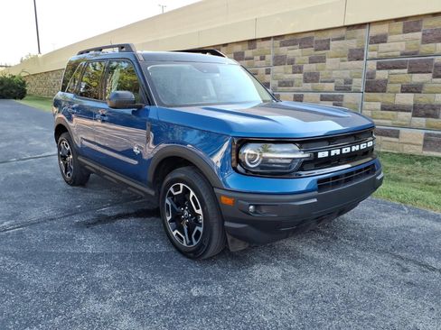 Used 2024 Ford Bronco Sport Outer Banks AWD/4WD image 2