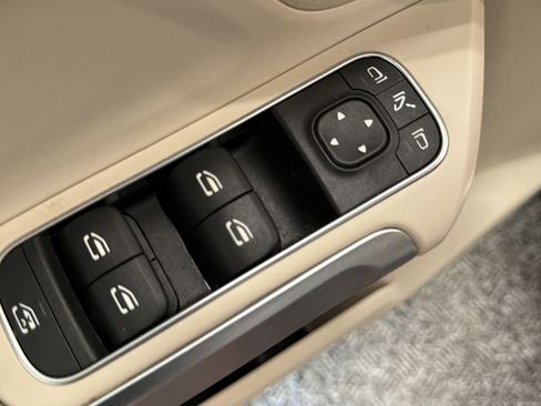 Used 2021 Mercedes-Benz GLB 250 image 12