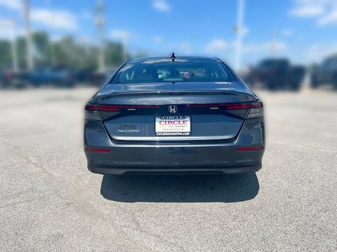 Used 2025 Honda Accord SE image 4