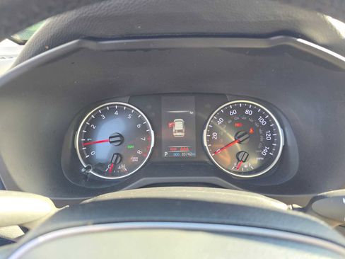 Used 2022 Toyota RAV4 XLE Premium image 25