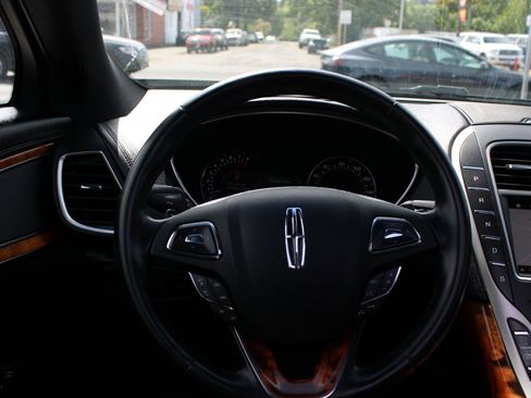 Used 2018 Lincoln MKX Reserve AWD/4WD image 9