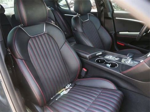 Used 2025 Genesis G70 2.5T w/ Sport Prestige Package image 34