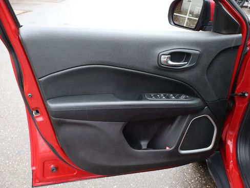 Used 2020 Jeep Compass Latitude image 9