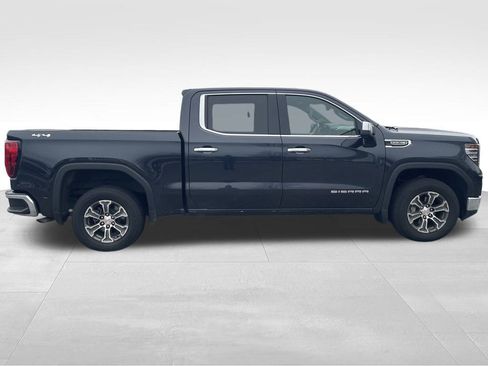 Used 2025 GMC Sierra 1500 SLT image 7