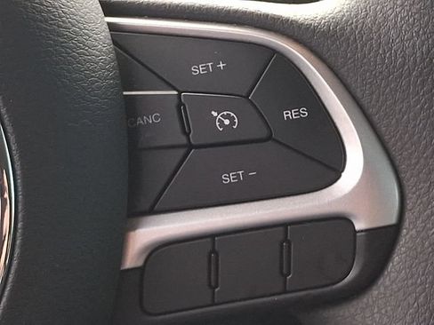 Used 2023 Jeep Renegade Latitude AWD/4WD image 22