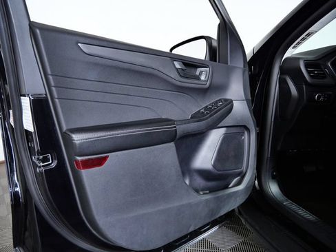 Certified 2025 Ford Escape Active AWD/4WD image 14