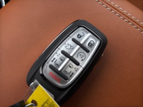 New 2026 Chrysler Pacifica Pinnacle w/ Trailer Tow Group image 39