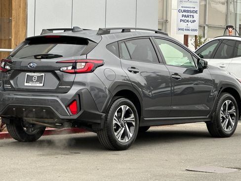 Used 2024 Subaru Crosstrek 2.0i Premium image 2