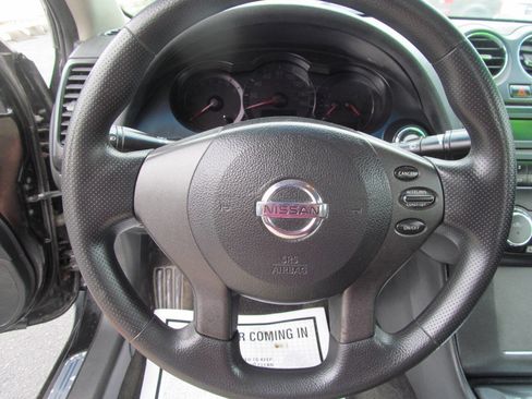 Used 2010 Nissan Altima 2.5 S FWD image 12