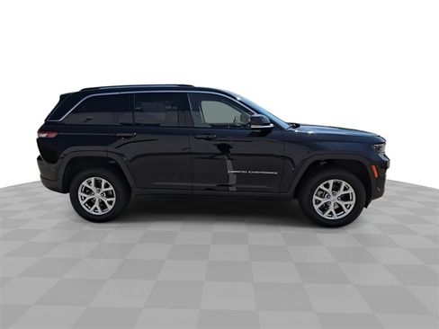 Used 2023 Jeep Grand Cherokee Limited image 9