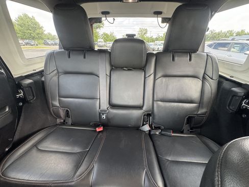 Used 2023 Jeep Wrangler Unlimited Rubicon 392 w/ Xtreme Recon 35" Tire Package AWD/4WD image 30