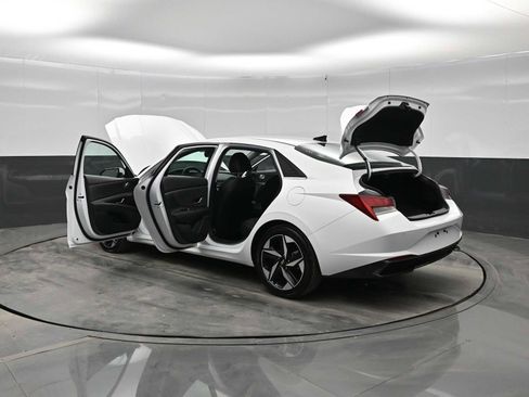 Used 2023 Hyundai Elantra Limited image 43