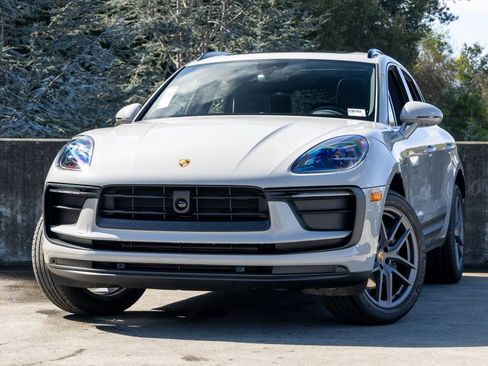New 2026 Porsche Macan image 1