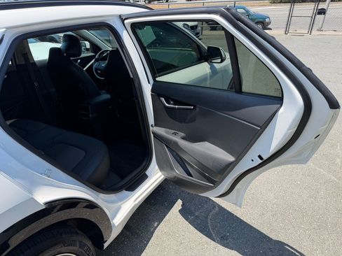 Used 2024 Kia Niro Wind FWD image 41