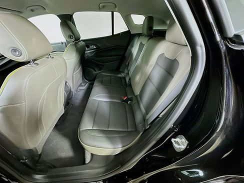 Used 2025 Chevrolet Trax ACTIV image 14