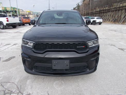 Used 2023 Dodge Durango GT image 2