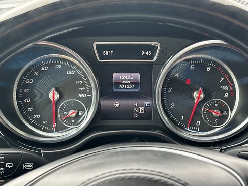 Used 2018 Mercedes-Benz GLS 550 4MATIC image 32