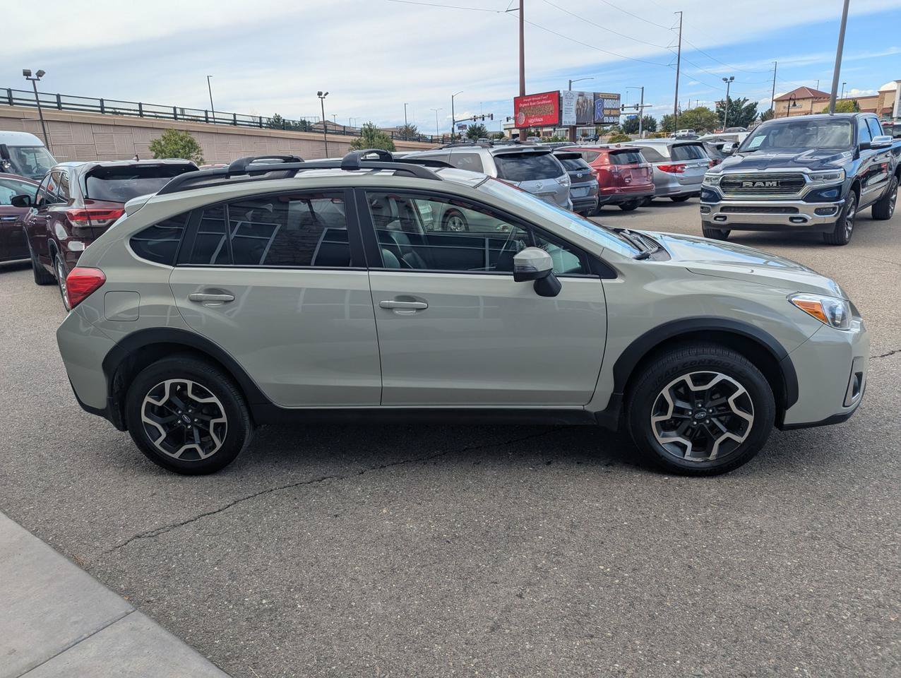 Used 2017 Subaru Crosstrek 2.0i Limited AWD/4WD image 6