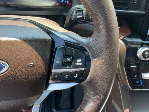 Used 2024 Ford Explorer King Ranch w/ Technology Package AWD/4WD image 37