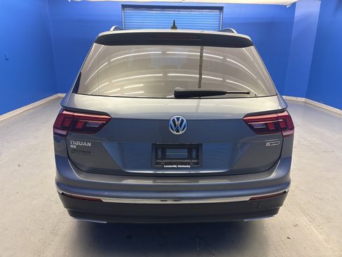 Used 2020 Volkswagen Tiguan SE w/ Panoramic Sunroof Package image 6