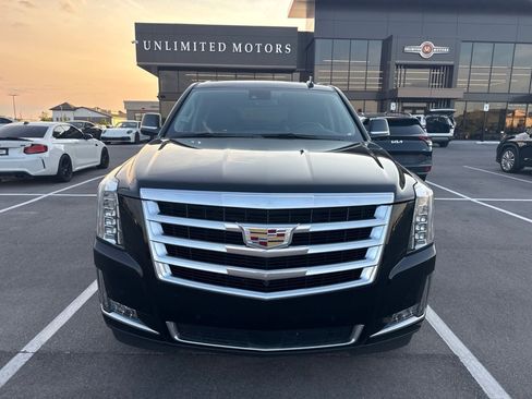 Used 2020 Cadillac Escalade Premium Luxury AWD/4WD image 2