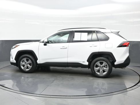 Used 2024 Toyota RAV4 XLE AWD/4WD image 3