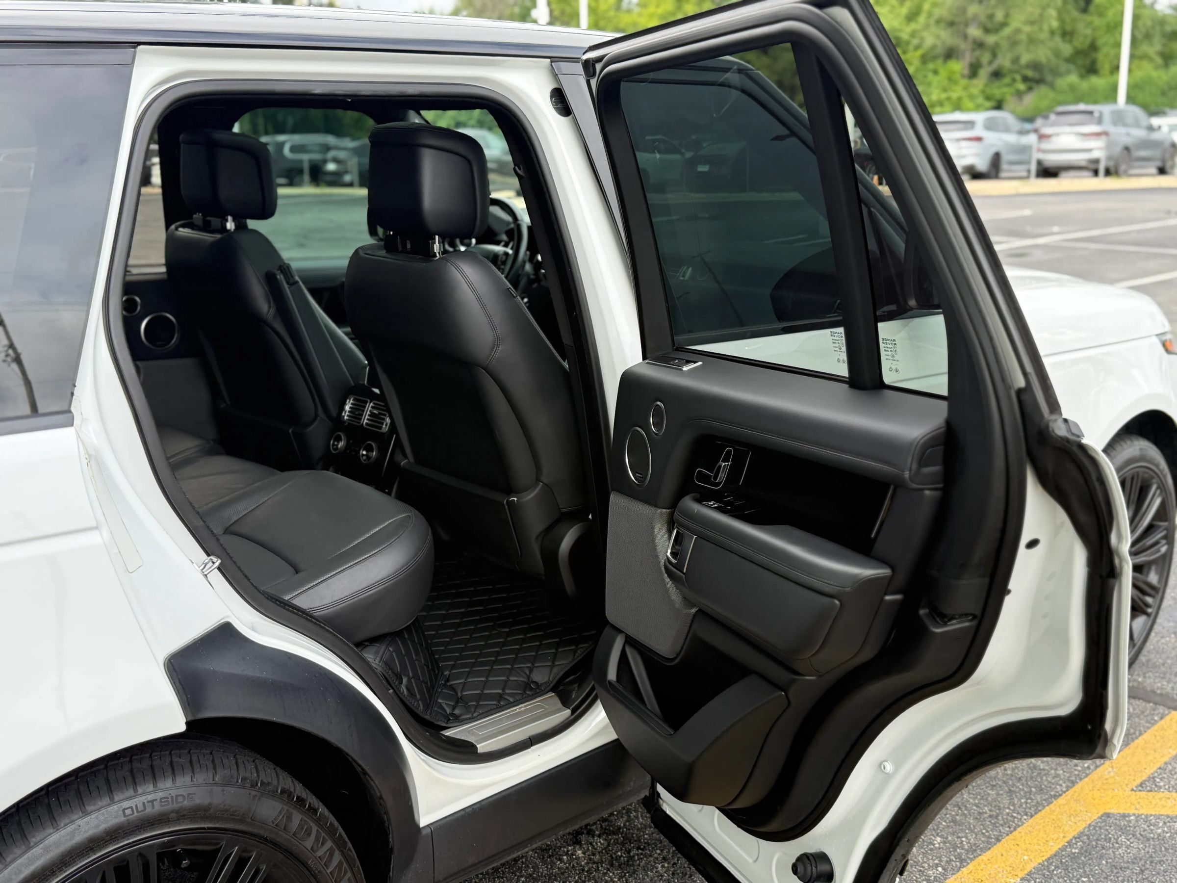 Used 2018 Land Rover Range Rover HSE AWD/4WD image 13