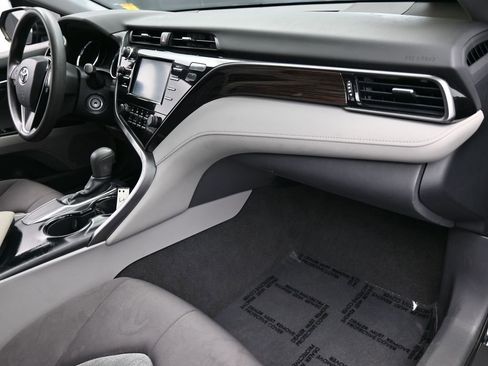 Used 2019 Toyota Camry LE image 43