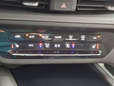 Used 2022 Buick Envision Preferred FWD image 16