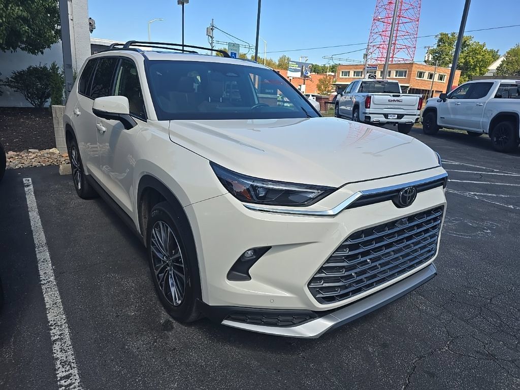 Used 2024 Toyota Grand Highlander AWD Hybrid image 3