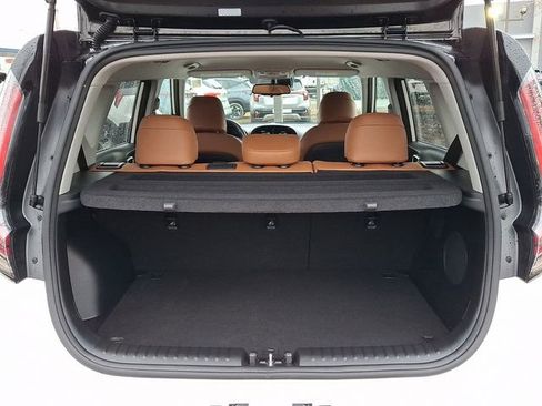 Certified 2025 Kia Soul EX image 28