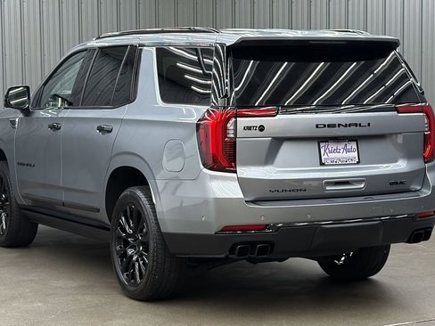 Used 2026 GMC Yukon Denali w/ Sun & Power Step Package AWD/4WD image 3