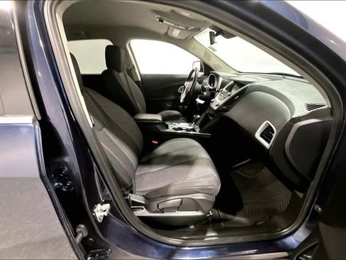 Used 2017 Chevrolet Equinox LT w/ Convenience Package image 27