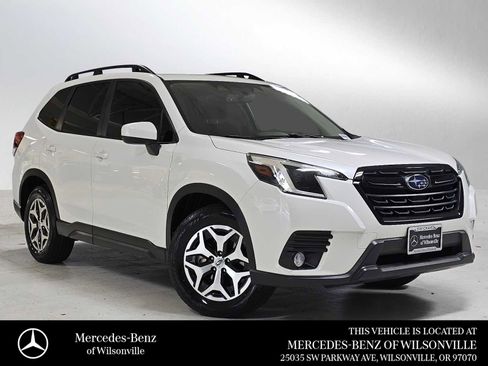 Used 2022 Subaru Forester Premium AWD/4WD image 1