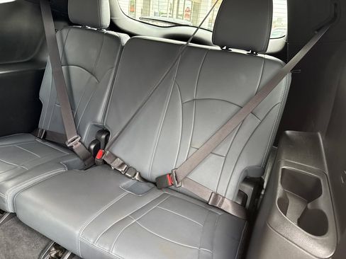 Used 2024 Buick Enclave Premium AWD/4WD image 36