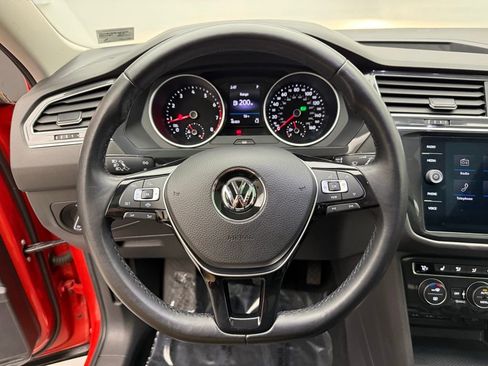 Used 2019 Volkswagen Tiguan SE w/ Panoramic Sunroof Package image 12