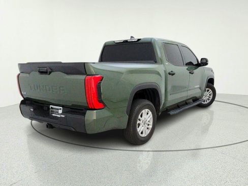 Used 2022 Toyota Tundra SR5 w/ SR5 Convenience Package AWD/4WD image 9