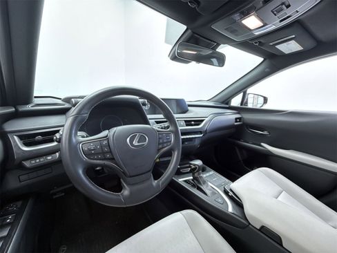 Used 2022 Lexus UX 200 image 12