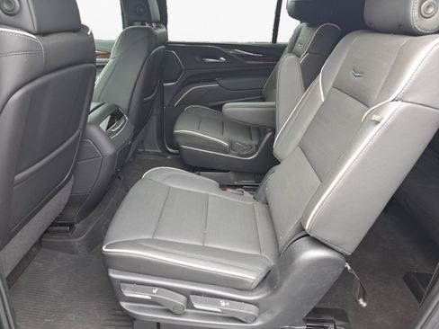 Used 2024 Cadillac Escalade ESV Premium Luxury image 12