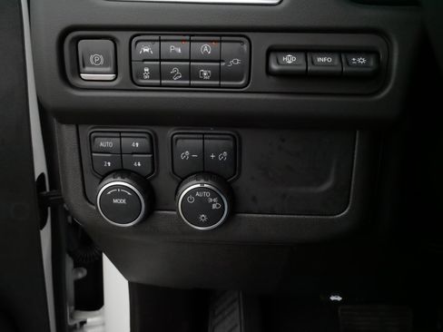 Used 2022 Chevrolet Tahoe High Country image 26