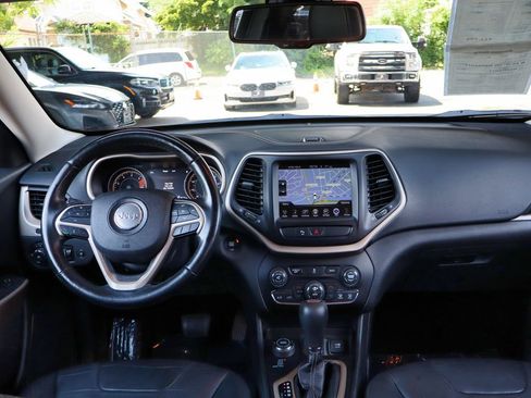 Used 2018 Jeep Cherokee Limited AWD/4WD image 20