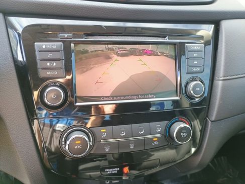 Used 2018 Nissan Rogue S image 29