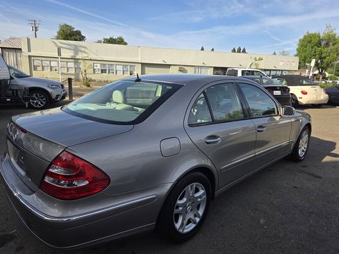 Used 2003 Mercedes-Benz E 320 Sedan image 5