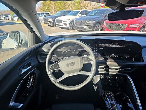 Used 2025 Audi Q5 Premium Plus w/ Premium Plus image 16