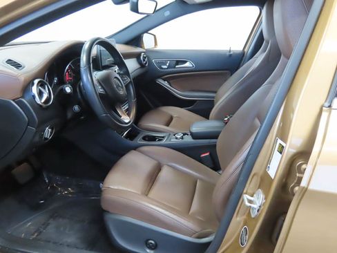 Used 2018 Mercedes-Benz GLA 250 4MATIC image 14