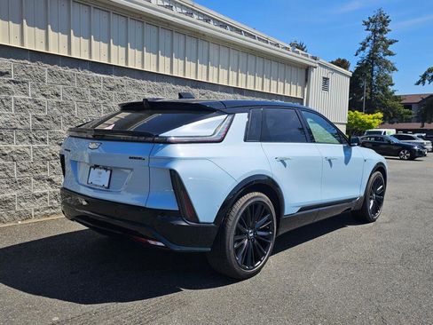 New 2026 Cadillac Lyriq Signature Sport w/ LPO, ONYX Package AWD/4WD image 8