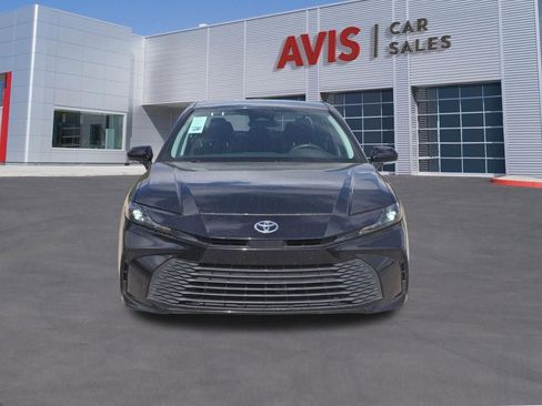 Used 2025 Toyota Camry LE FWD image 2